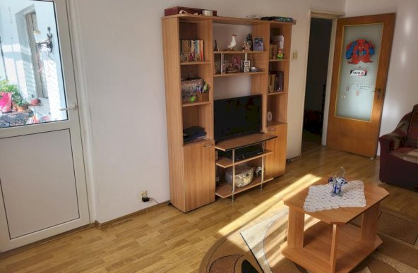 Apartament  3 camere ,Zona Rahova