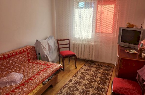 Apartament  3 camere ,Zona Rahova