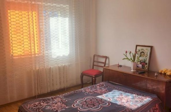 Apartament  3 camere ,Zona Rahova