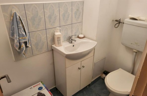 Apartament  3 camere ,Zona Rahova