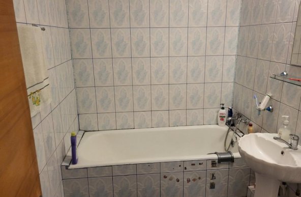 Apartament  3 camere ,Zona Rahova