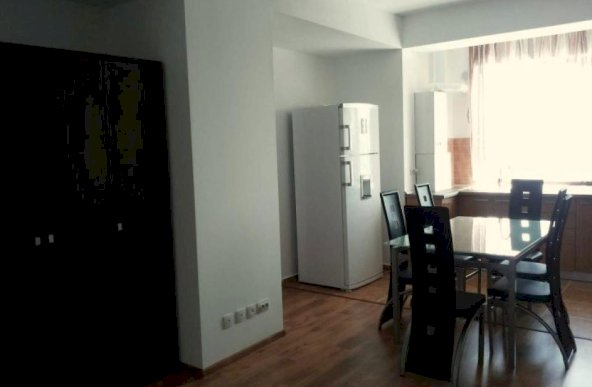 Vanzare Apartament 3 Camere Stradal pe Bd. Nerva Traian