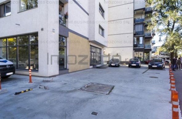 Cauti un Spatiu Comercial?  70 mp, Bld. Uverturii,  Stradal, Trafic Intens