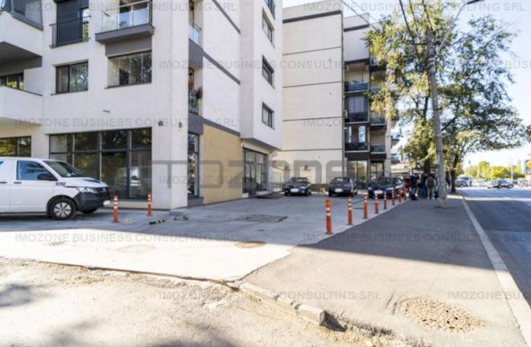 Cauti un Spatiu Comercial?  70 mp, Bld. Uverturii,  Stradal, Trafic Intens