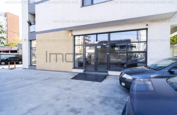 Cauti un Spatiu Comercial?  70 mp, Bld. Uverturii,  Stradal, Trafic Intens