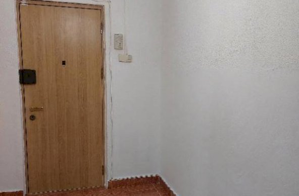 Apartament 3 camere - zona Dr Taberei -  3 min de Metrou - Bloc Reabilitat
