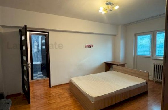 Apartament 3 camere Crangasi-Ceahlaul ( 500 m metrou )