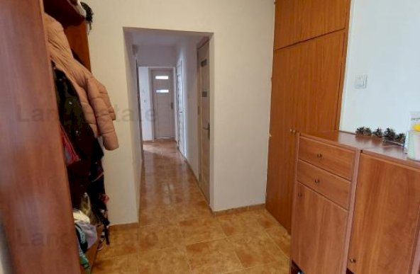 3 camere DRistor (500 m metrou-bloc reabilitat )