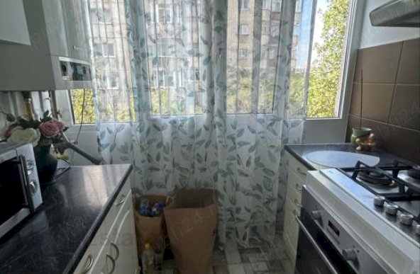 Apartament cu 3 camere in zona Rahova-Tutunari (Centrala)