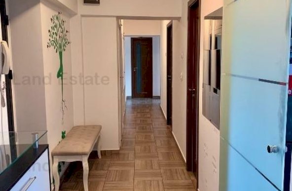 3 Camere Decebal-ALba Iulia ( parcare )