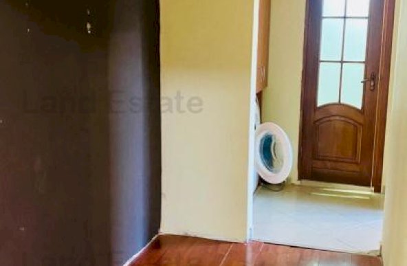 Apartament 4 camere cu centrala termica  ( 6 minute metrou 1 Decembrie ) 