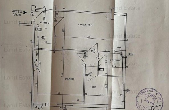 Apartament cu 3 camere Bulevardul Tineretului ( Vedere Spate )