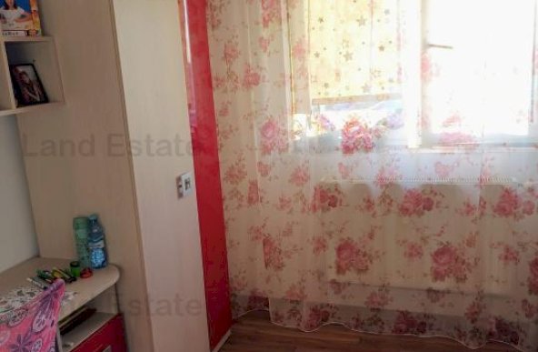 Apartament cu 4 camere Rahova - Margeanului