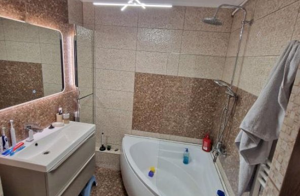 Apartament 3 camere in zona Drumul Gazarului - Bloc Reabilitat