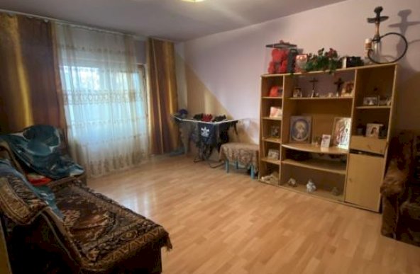 4 camere zona  PAcii ( 12 minute metrou )