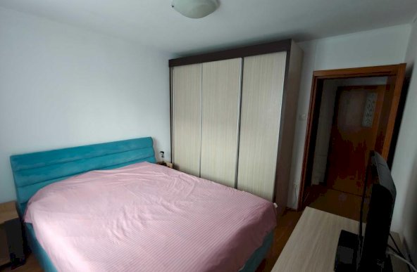 Apartament cu 3 camere in zona Basarabia - Chisinau 