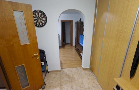 Apartament cu 3 camere in zona Basarabia - Chisinau 