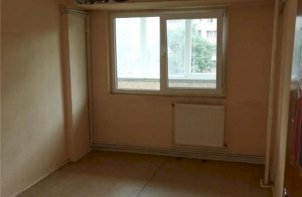 Apartament cu 3 camere in zona Gorjului (Centrala -Bloc Reabilitat)