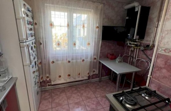 Apartament cu 3 camere in zona Rahova (Hol H)