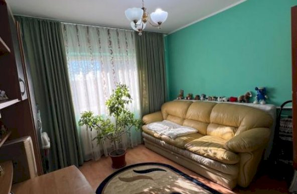 Apartament cu 3 camere in zona Rahova (Hol H)