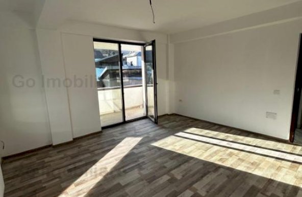 Apartament cu 4 camere si 2 balcoane in casa tip vila,  Podul de Fier