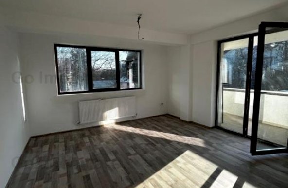 Apartament cu 4 camere si 2 balcoane in casa tip vila,  Podul de Fier