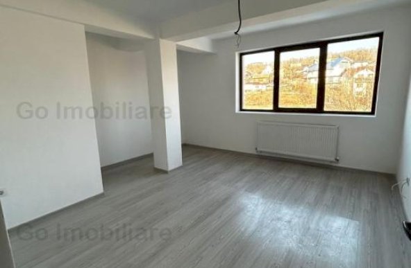 Apartament cu 4 camere si 2 balcoane in casa tip vila,  Podul de Fier