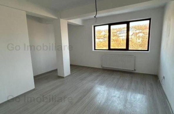 Apartament cu 4 camere si 2 balcoane in casa tip vila,  Podul de Fier