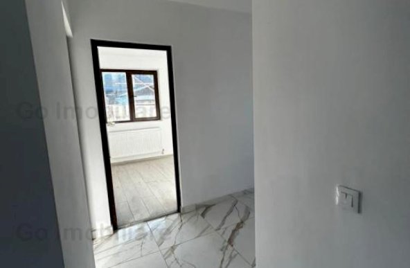 Apartament cu 4 camere si 2 balcoane in casa tip vila,  Podul de Fier