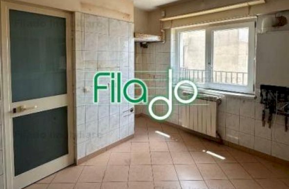 Vanzare apartament 4 camere, Calea Calarasilor, Bucuresti