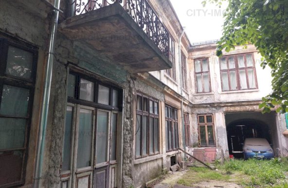 Vanzare  Vila  Istorica  in Cartierul Armenesc,  Bucuresti, Romania.