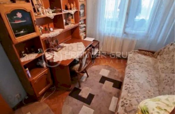 Etaj 3! Apartament 3 camere 2 băi, Nicolina-prima statie