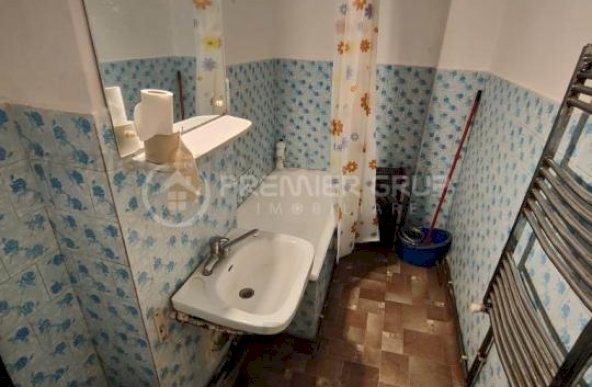 Etaj 3! Apartament 3 camere 2 băi, Pacurari, 72mp, CT