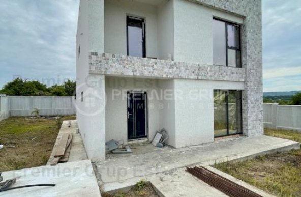 Vila 4 camere 2 băi, Bucium - Visan, 180mp