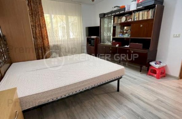 Apartament 3 camere, Centru, preț NEGOCIABIL!!