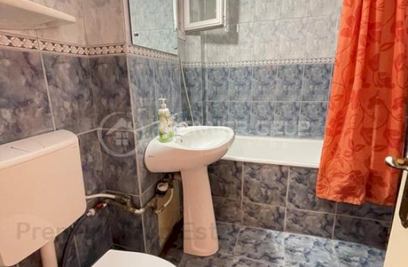 Apartament 3 camere 70mp, decomandat, Podu Ros