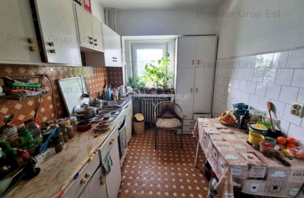 Apartament 4 camere 2 băi, Centru, 110mp