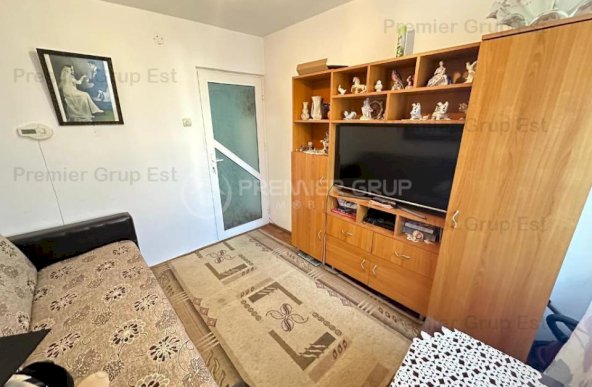 Etaj 1! Apartament 2 camere, Podu Ros 40mp, decomandat