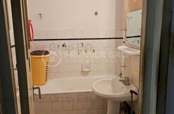 Etaj 2! Apartament 2 camere, Podu Ros, 56mp, fără risc