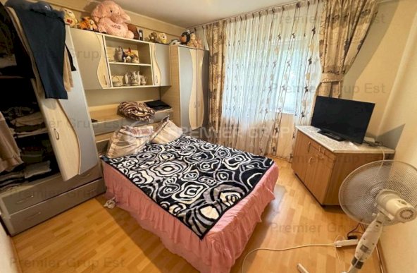 Apartament 3 camere, Nicolina, 72mp