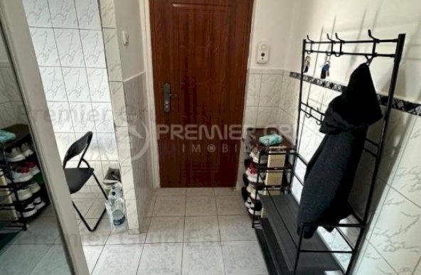 Apartament 2 camere, Podu Ros, 42mp, CT, AC, fără risc