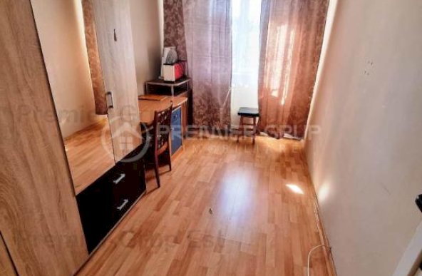 Apartament 3 camere decomandat | Podu de Fier, CT, AC