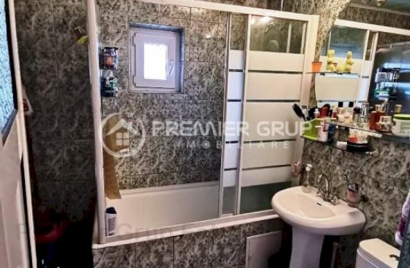 Apartament 3 camere decomandat | Podu de Fier, CT, AC