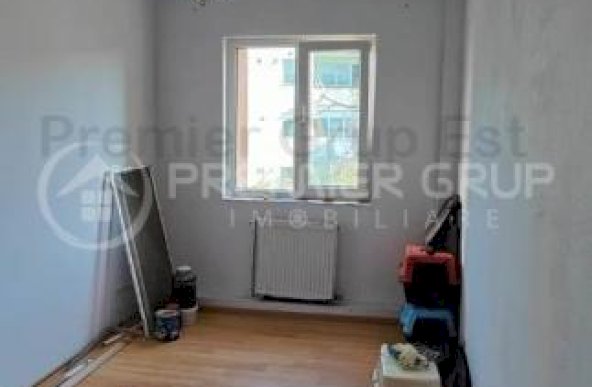 Etaj 3! Apartament 4 camere 2 băi, Podu Ros, CT, AC