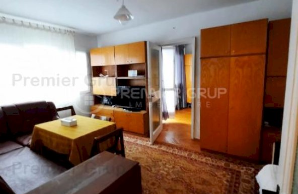 Etaj 3! Apartament 2 camere, Podu Ros, 50mp, CT