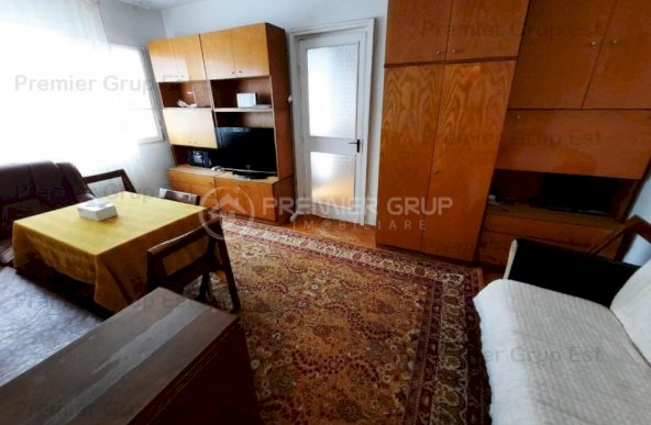 Etaj 3! Apartament 2 camere, Podu Ros, 50mp, CT