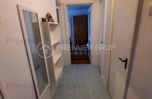 Etaj 3! Apartament 2 camere, Podu Ros, 50mp, CT