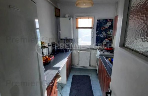 Etaj 3! Apartament 2 camere, Podu Ros, 50mp, CT