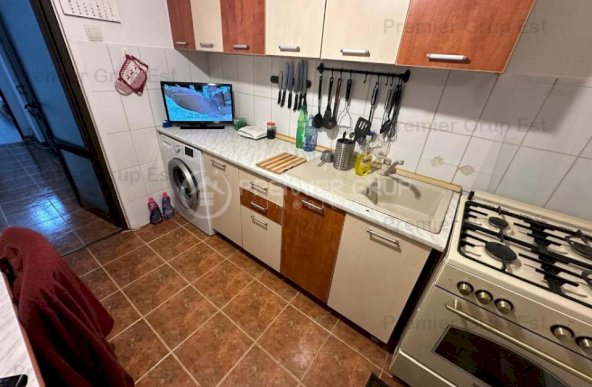 Apartament 3 camere 60mp, decomandat, Podu Roș, CT