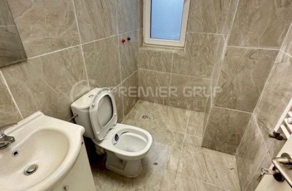 Spatiu comercial - birou 26mp, Galata